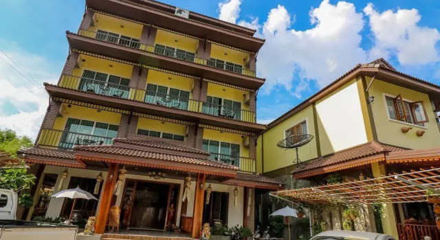 Nida Rooms Central Plaza 278 Thani, Varaa Hotelli Hotellit North-Eastern Thailand pysäköinnillä, Pysäköinti