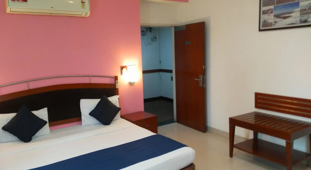 Номер Deluxe Divine Inn Hotel
