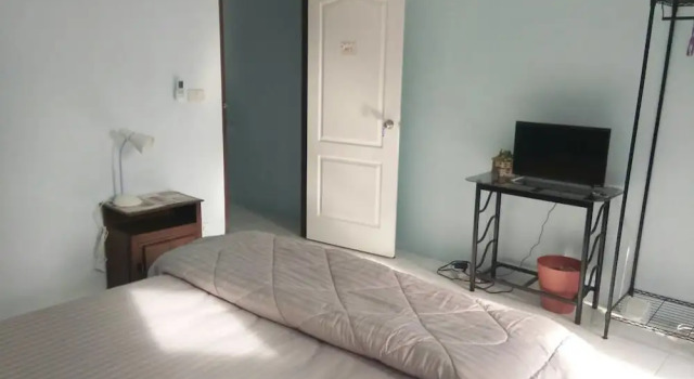 Номер Standard A & P House Charansanitwong
