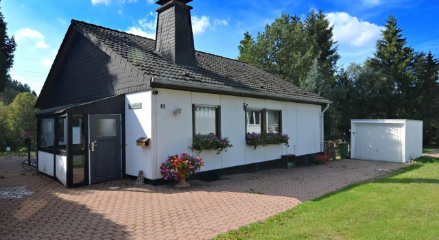 Cozy Holiday Home in Hildfeld with Private Garden
