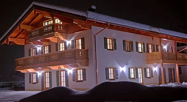 Weber am Gasteig, Забронировать Отель Отели Reit im Winkl - Steinplatte с парковкой, Парковка