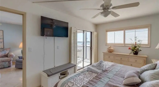 Carlos Pointe 213 - Two Bedroom Condo, Забронировать Отель Отели Fort Myers Area с парковкой, Парковка