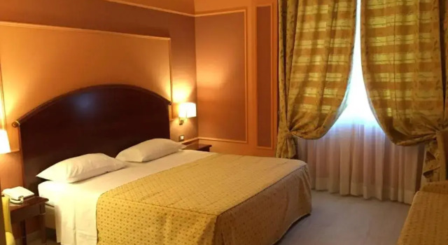 Трёхместный номер Comfort Savoia Hotel Regency