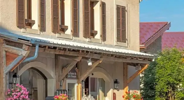 Hôtel Restaurant La Ferme, Забронировать Отель Ле-Русс Jura Mountains