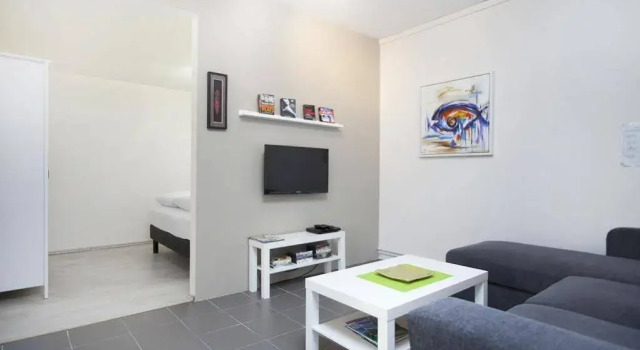Local Apartments Reykjavík, Забронировать Апартаменты/квартира Рейкьявик Хёвюдборгарсвайдид, рядом с Церковь Хадльгримскиркья
