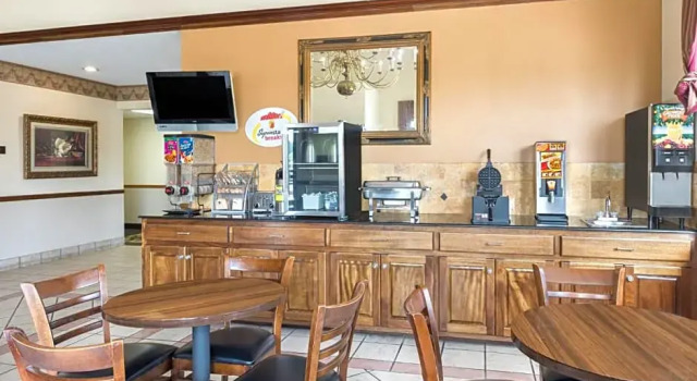 Студия Super 8 by Wyndham Duson Lafayette West Area