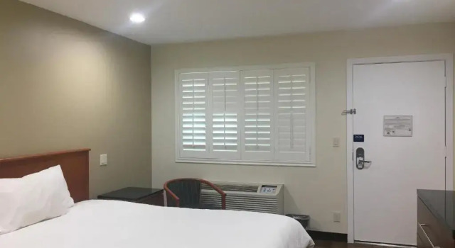 Номер Standard Simply Home Inn & Suites - Riverside