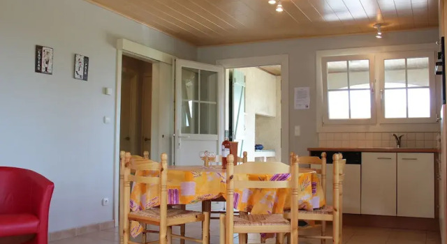 Cosy Holiday Home in Les Vans With Private Garden, Prenota Hotel Les Vans 