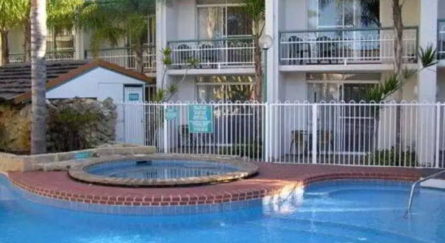 Mandurah Motel and Apartments, Забронировать Апартаменты/квартира Манджера регион Перт, рядом с Парусный и рыболовный клуб Манджера