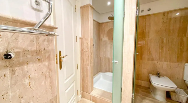 Апартаменты Front-line garden apartment in Palm Beach, Marbella