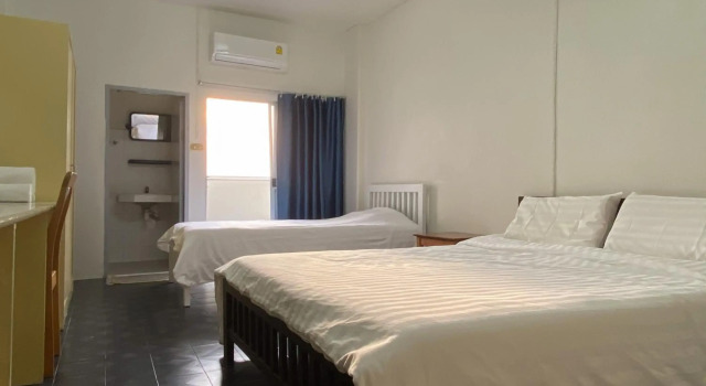 Monta Apartment, Забронировать Апартаменты/квартира Бангсэн провинция Чонбури