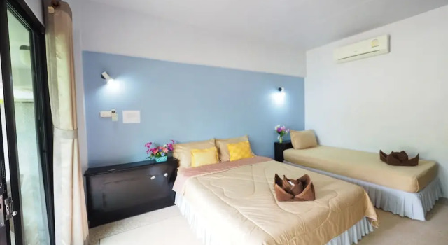Трёхместный номер Superior с балконом Lanta Darawadee Resort