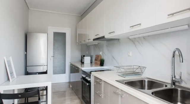 Апартаменты Business Spacious & Airy 1 Bedroom Apartment near HELEXPO