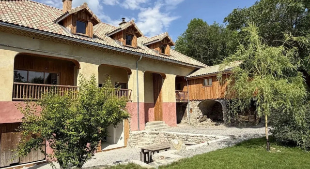 Коттедж с видом на горы Les cabanes du Dauphiné
