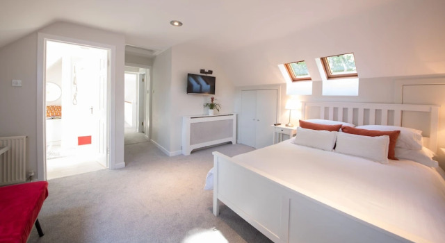 Люкс с 2 комнатами JustB Edinburgh