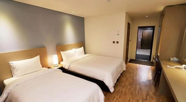 Двухместный номер Standard с видом на горы Sea Moon Tourist Hotel