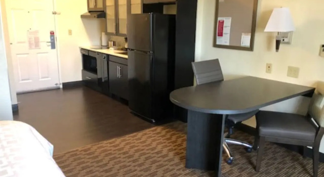 Люкс Candlewood Suites Fort Wayne - NW by IHG