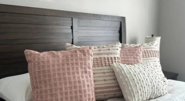 Fantastic Get Away Condo In Strongsville!, Book Apartment Strongsville Ohio