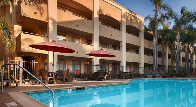 Номер Standard Hotel dLins Ontario Airport
