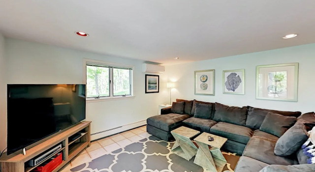 75 Red Brook Rd Home 4 Bedrooms 2.5 Bathrooms Home, Book Feriehus East Falmouth Massachusetts