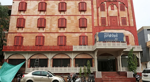 OYO 11675 Hotel Prahlad Inn