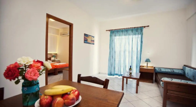 Apartamento con vista a la piscina Niriides