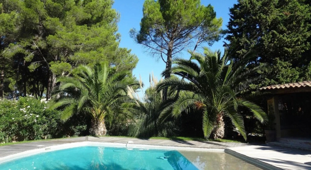 Studio in Roquefort-la-bédoule, With Pool Access, Enclosed Garden and