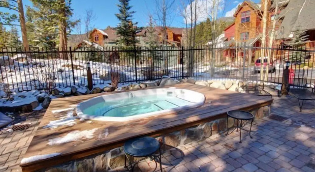 Номер Standard с 2 комнатами с балконом The Seasons Keystone 2 Bedroom In Lakeside Village
