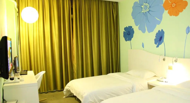 For You Chain Hotel, Book Hotel Huli 
