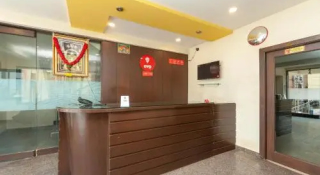 OYO 22674 Vintage Inn, Rezerwuj Hotel Hotele w Andhra Pradesh z parkingiem, Parking