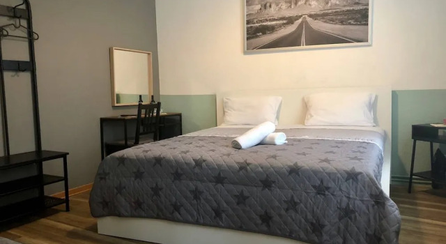 Hotelroom In Berlin n13 Prenzlauer Berg New, Varaa Hotelli Prenzlauer Berg Berliini, lähellä Helmholtzplatz