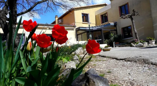 Hôtel Les Persèdes, Rezervovat Hotel Lavilledieu Ardèche