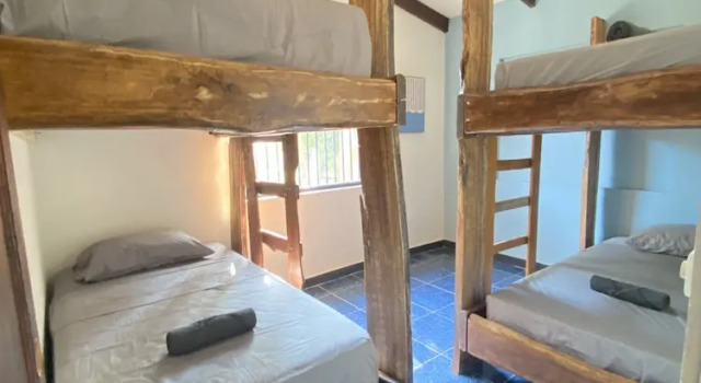 Tropical Camas, Rezervovat Hostel Hotely v Puntarenas s parkováním, Parkování