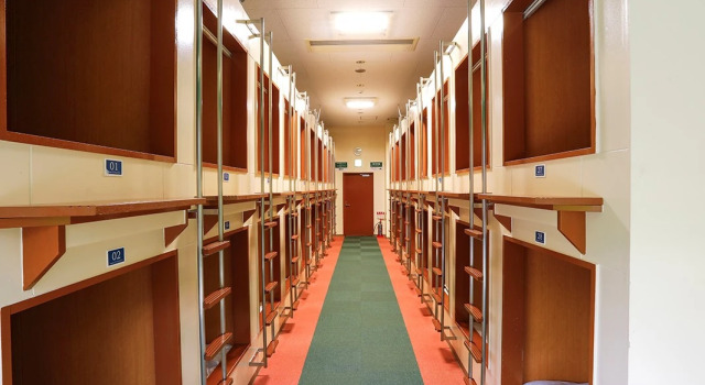 Капсула Niko Niko Capsule Hotel