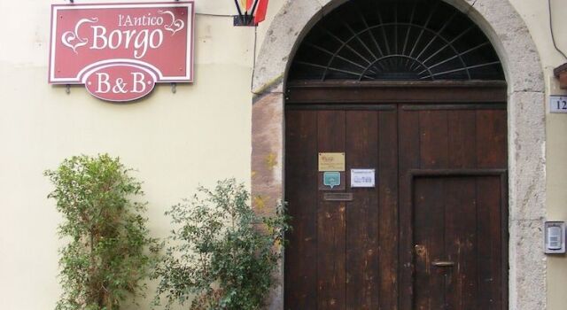 B&B LAntico Borgo, Book Bed and Breakfast Hoteller i Milazzo med parkering, Parkering