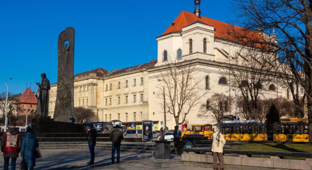 Lviv Suites at Pidmurna st. 20, Забронировать Отель Отели Львова с парковкой, рядом с Львовская галерея Зелена канапа, Парковка