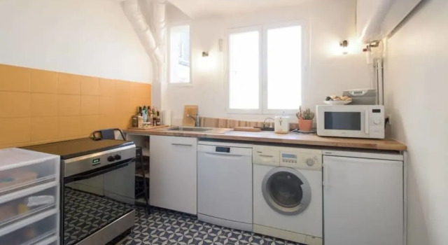 Cosy Flat Sleeps 4 W/terrace in the 10th District