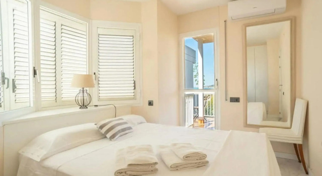 Comfortable House in Sitges with Shared Pool, Забронировать Отель Отели Ситжес с парковкой, Парковка
