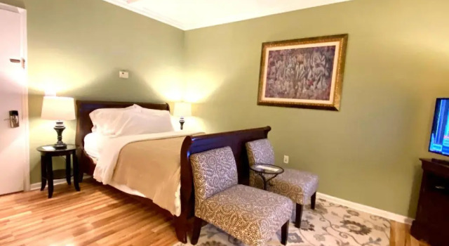 Двухместный люкс Inn on Main Hotel