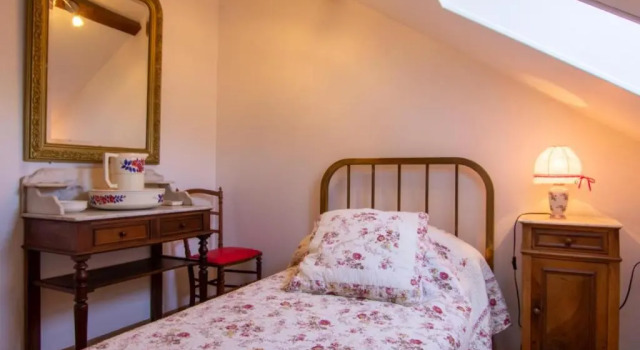 Maison spacieuse avec cheminée et grand jardin à Thiviers - FR-1-616-133, Забронировать Отель Тивье Green Perigord, рядом с Музей «Дом фуа-гра»