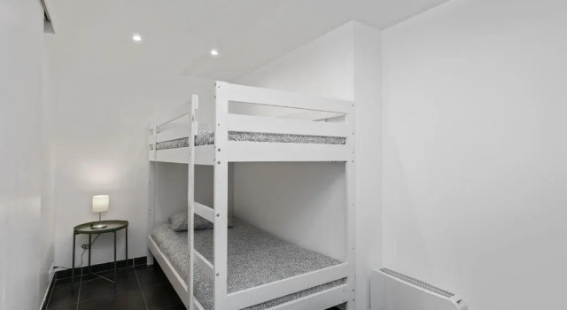 Saint Charles Apartments, Забронировать Апартаменты/квартира Отели Монпелье с бассейном, рядом с Торговая палата Hôtel Saint-Côme, Бассейн