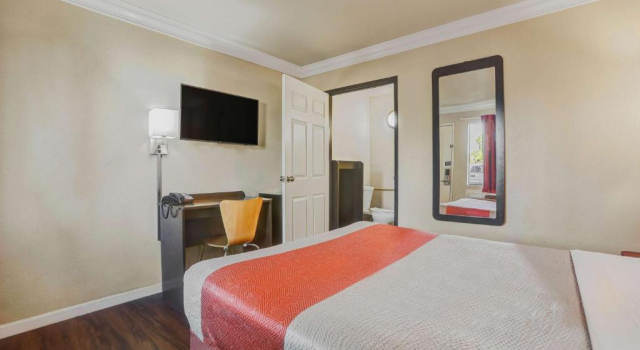 Двухместный номер Standard Motel 6-Fresno, CA - Belmont Ave