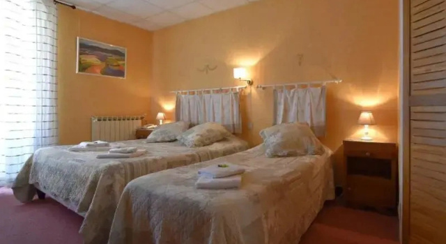 Logis Hotel le Louvre, Book Hotel Sault Mont Ventoux