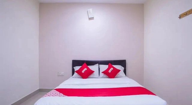 Трёхместный номер Standard OYO 44010 Royals Star Hotel