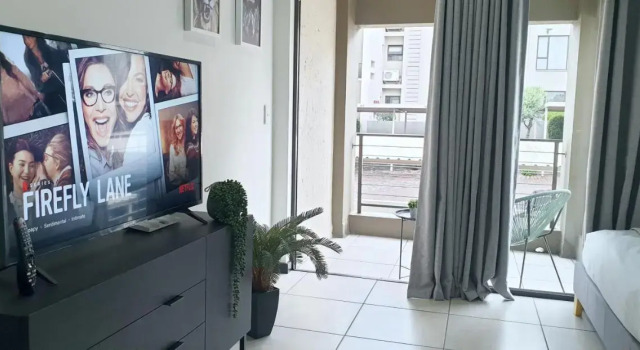 Secure, Self-Catering Studio in Sunninghill, Sandton