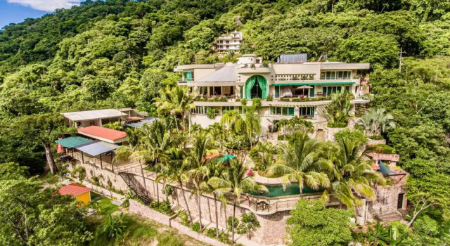 Вилла Luxury Ocean Frontage Boutique Suites