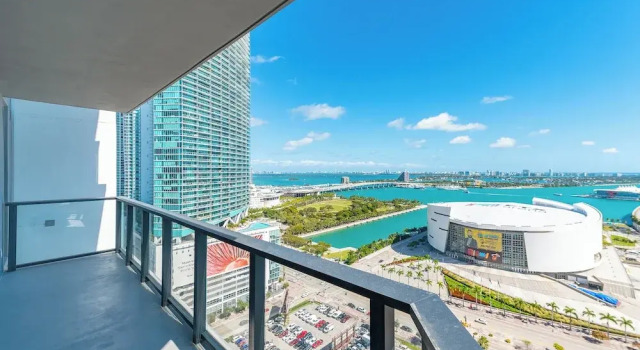 Апартаменты Deluxe с 2 комнатами с балконом Global Luxury Suites Miami Worldcenter