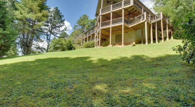 Stunning Dillard Home w/ Yard in Sky Valley!, Buchen Sie Ferienhaus Sky Valley Georgia