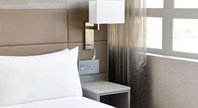 Номер с видом на город AC Hotel by Marriott Beverly Hills