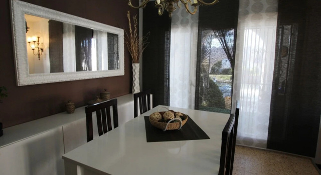 Majestic Holiday Home in Empuriabrava With Private Swimming Pool, Garden and Mooring, Забронировать Отель Отели Эмпуриабравы 3 звезды, 3*